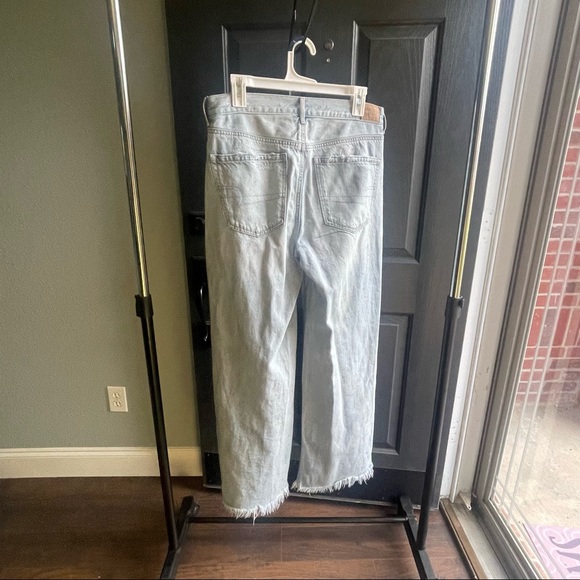 low rise light wash denim American eagle jeans - Picture 2 of 3